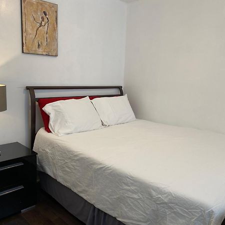 Beautiful Private Full Condo Бросард Екстериор снимка