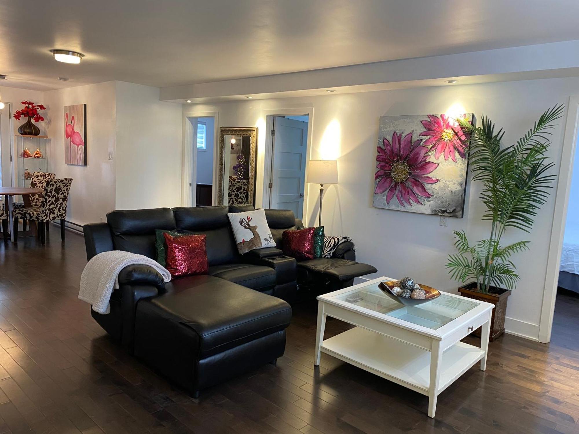 Beautiful Private Full Condo Бросард Екстериор снимка