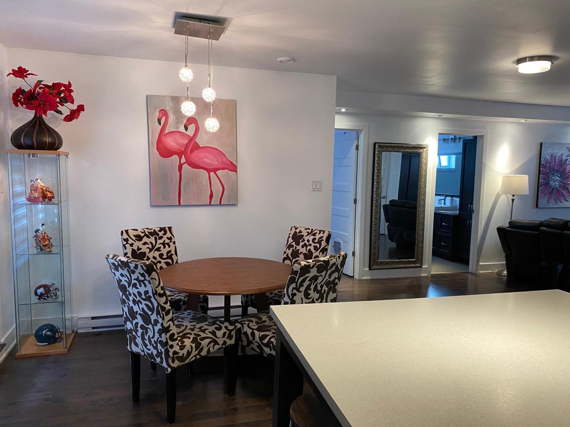 Beautiful Private Full Condo Бросард Екстериор снимка